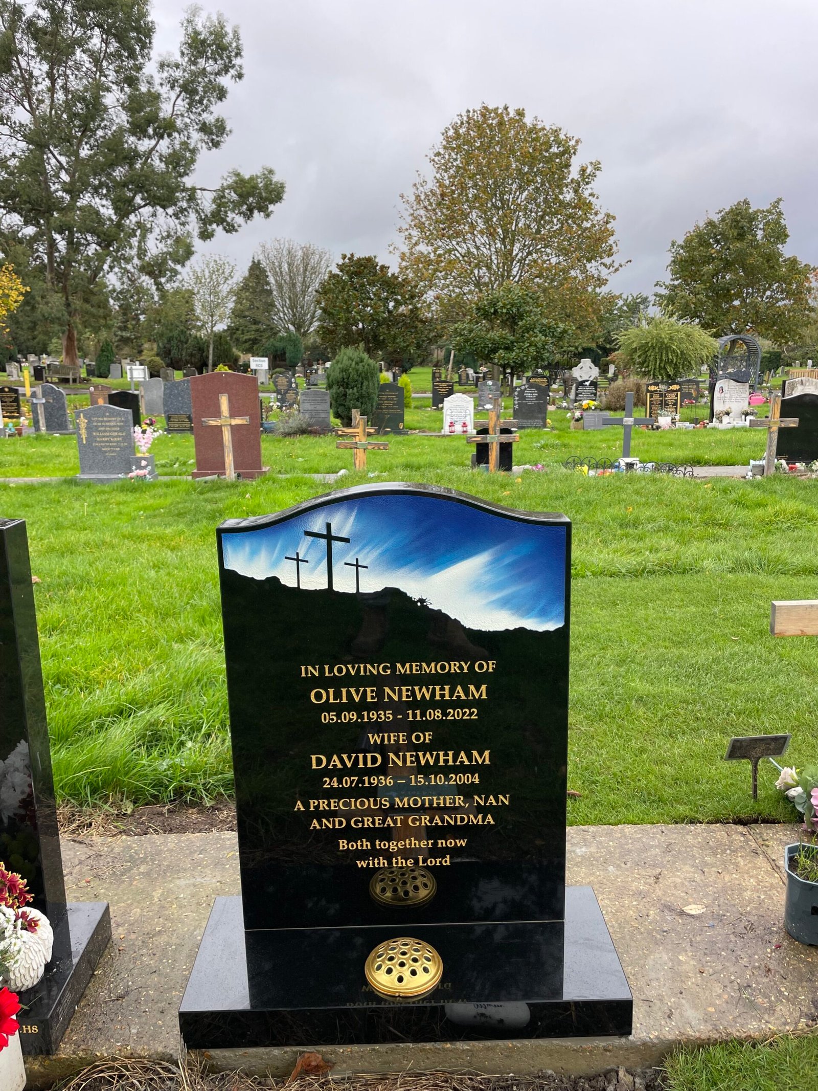 IMG_3767-scaled-1.jpg Traditional Ogee shaped headstone